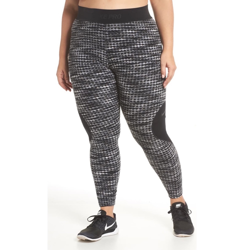 Women’s Nike Pro Hyperwarm Brushed Training Tights